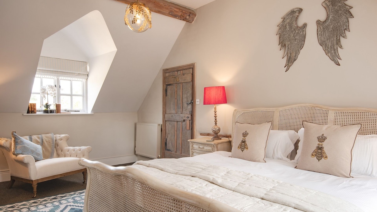 The Grove, Beecham Farmhouse, Bolthole Retreats