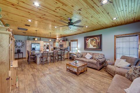 Jefferson Vacation Rental with Golf Cart!