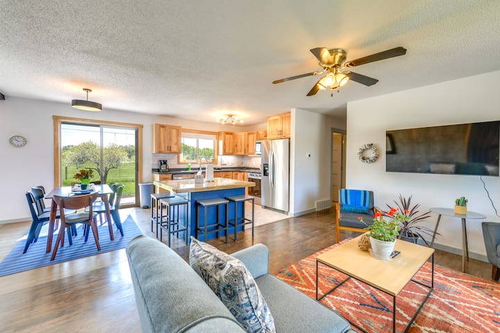 Family-Friendly Lander Home Rental: Yard, Patio!