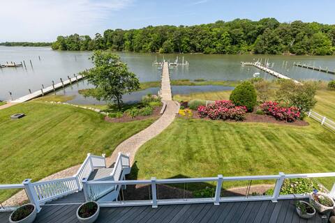 Spacious waterfront home private pier dog-friendly