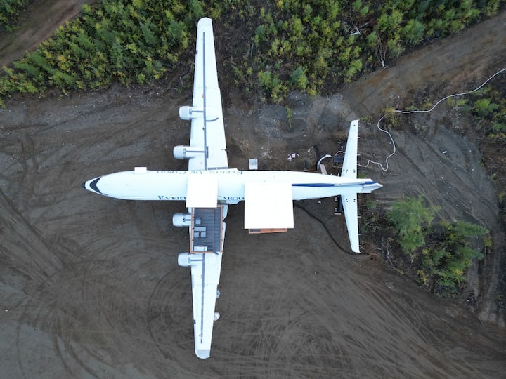 Enjoy the wingdeck on the left wing