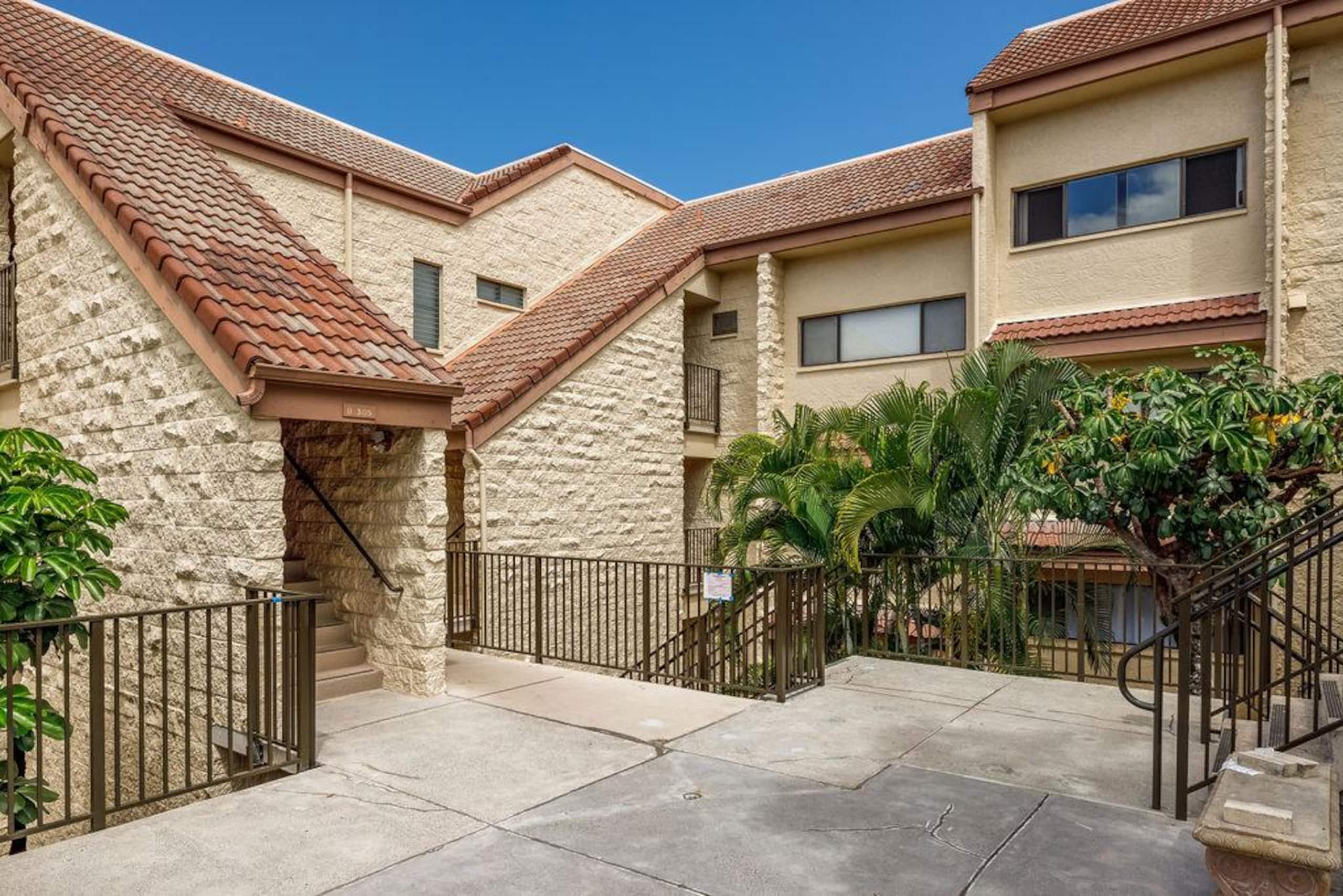 Condo in Kailua-Kona · ★4.86 · 2 bedrooms · 3 beds · 2 private baths - Image 28