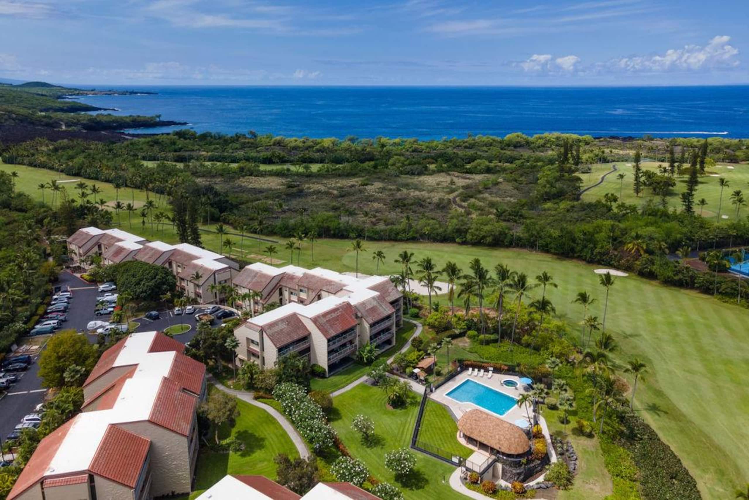 Condo in Kailua-Kona · ★4.86 · 2 bedrooms · 3 beds · 2 private baths - Image 24