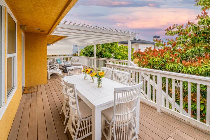 Sunlit La Jolla Village Gem with Peak Ocean Views!