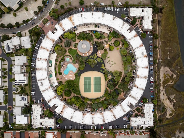 Top Floor | Resort Amenities | Rain Shower - San Diego, CA
