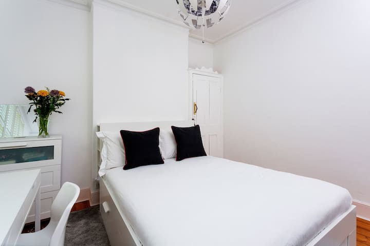 საძინებელი 4