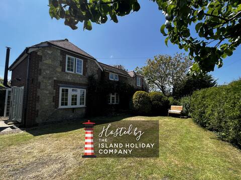 Fairy Hill Cottage-Seaview near Beach