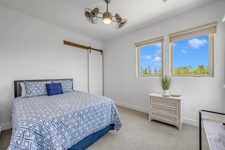 Bedroom 3: 3rd Floor