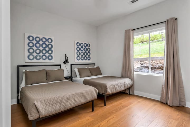 Chumba cha 1 cha kulala - Chumba cha kulala chenye vitanda viwili – bora kwa sehemu za kukaa za pamoja.