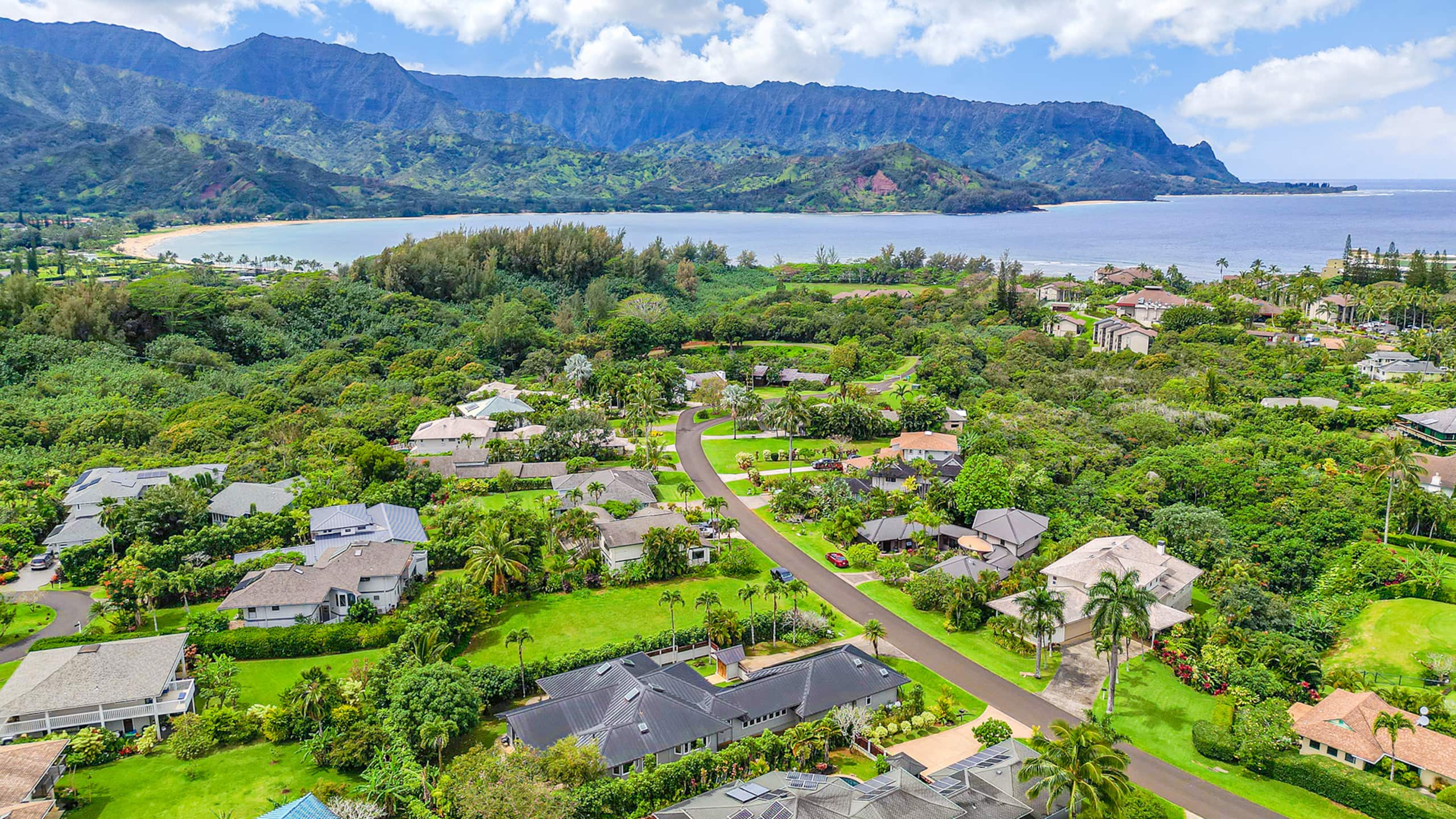 Home in Princeville · ★4.81 · 5 bedrooms · 7 beds · 4.5 private baths - Image 3