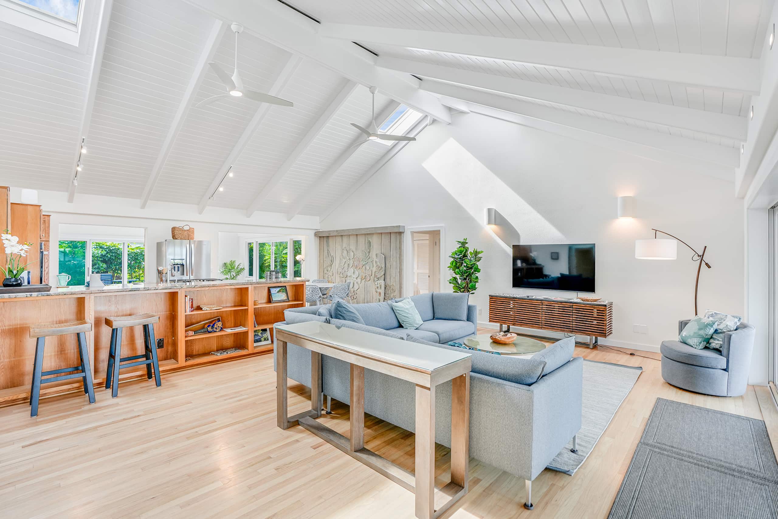 Home in Princeville · ★4.81 · 5 bedrooms · 7 beds · 4.5 private baths - Image 6