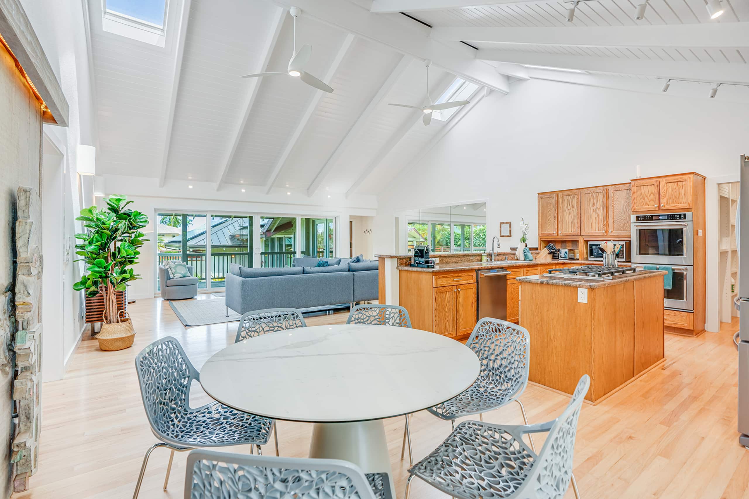 Home in Princeville · ★4.81 · 5 bedrooms · 7 beds · 4.5 private baths - Image 9