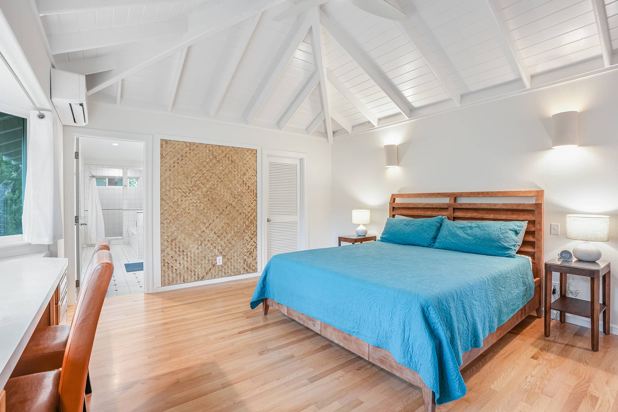 Home in Princeville · ★4.81 · 5 bedrooms · 7 beds · 4.5 private baths - Image 23