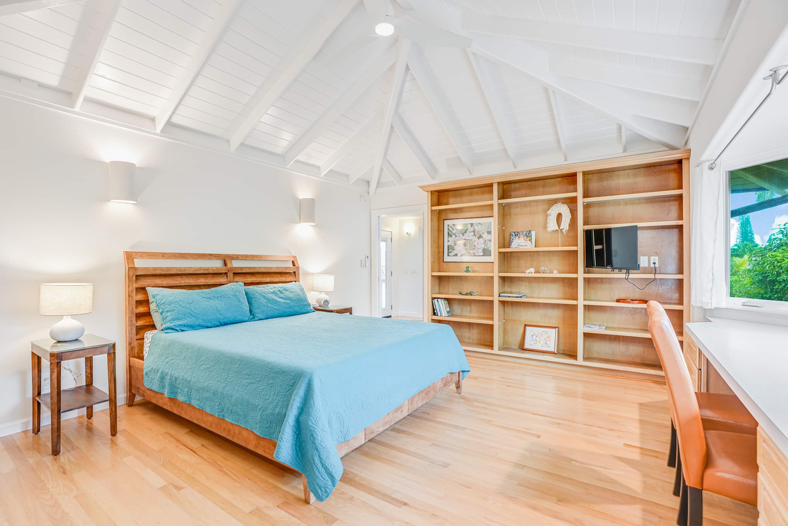 Home in Princeville · ★4.81 · 5 bedrooms · 7 beds · 4.5 private baths - Image 21