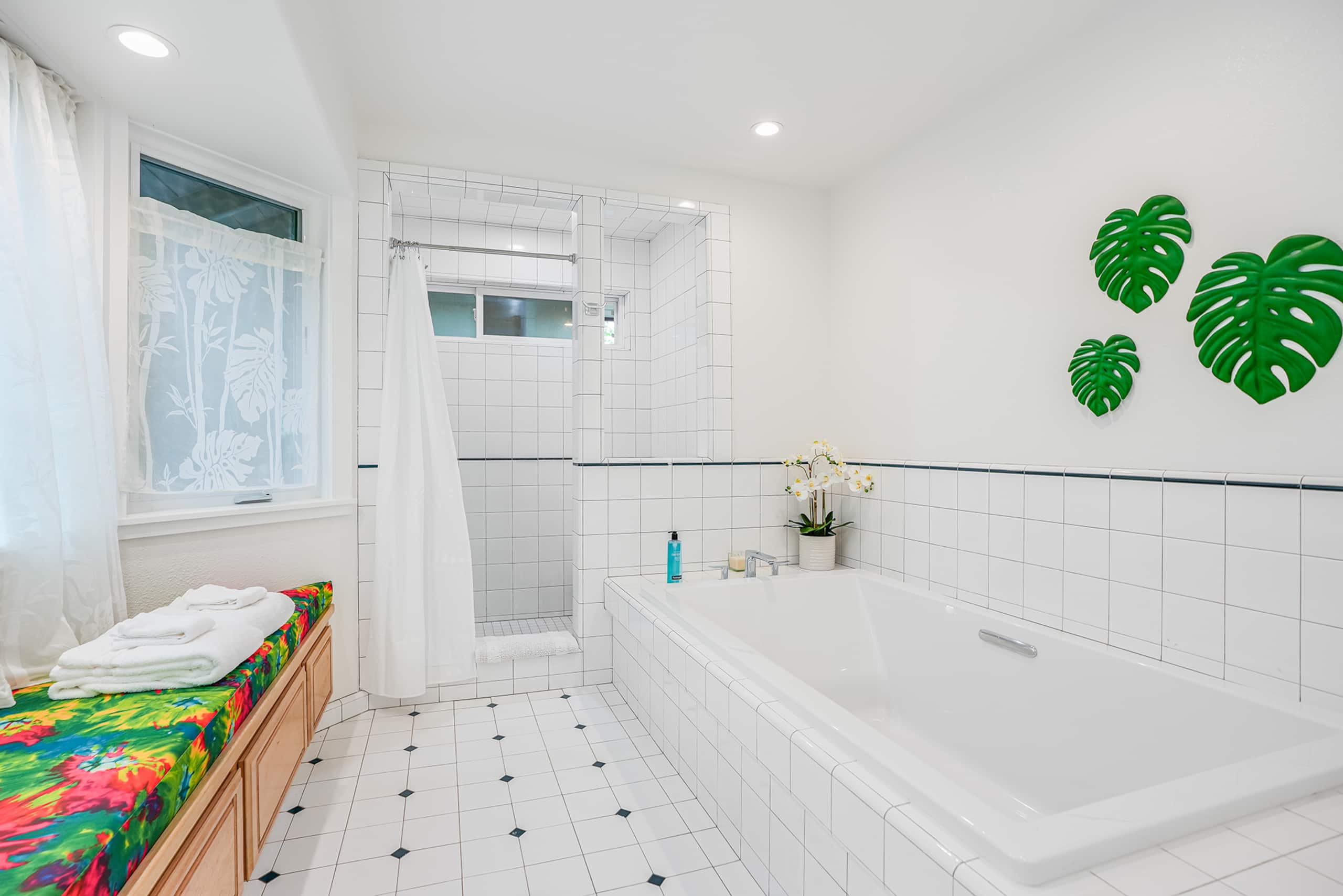 Home in Princeville · ★4.81 · 5 bedrooms · 7 beds · 4.5 private baths - Image 25