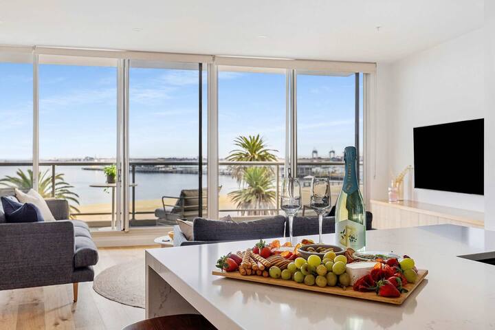 Beach Street Luxury | Beach & Bay Views gallery image 5