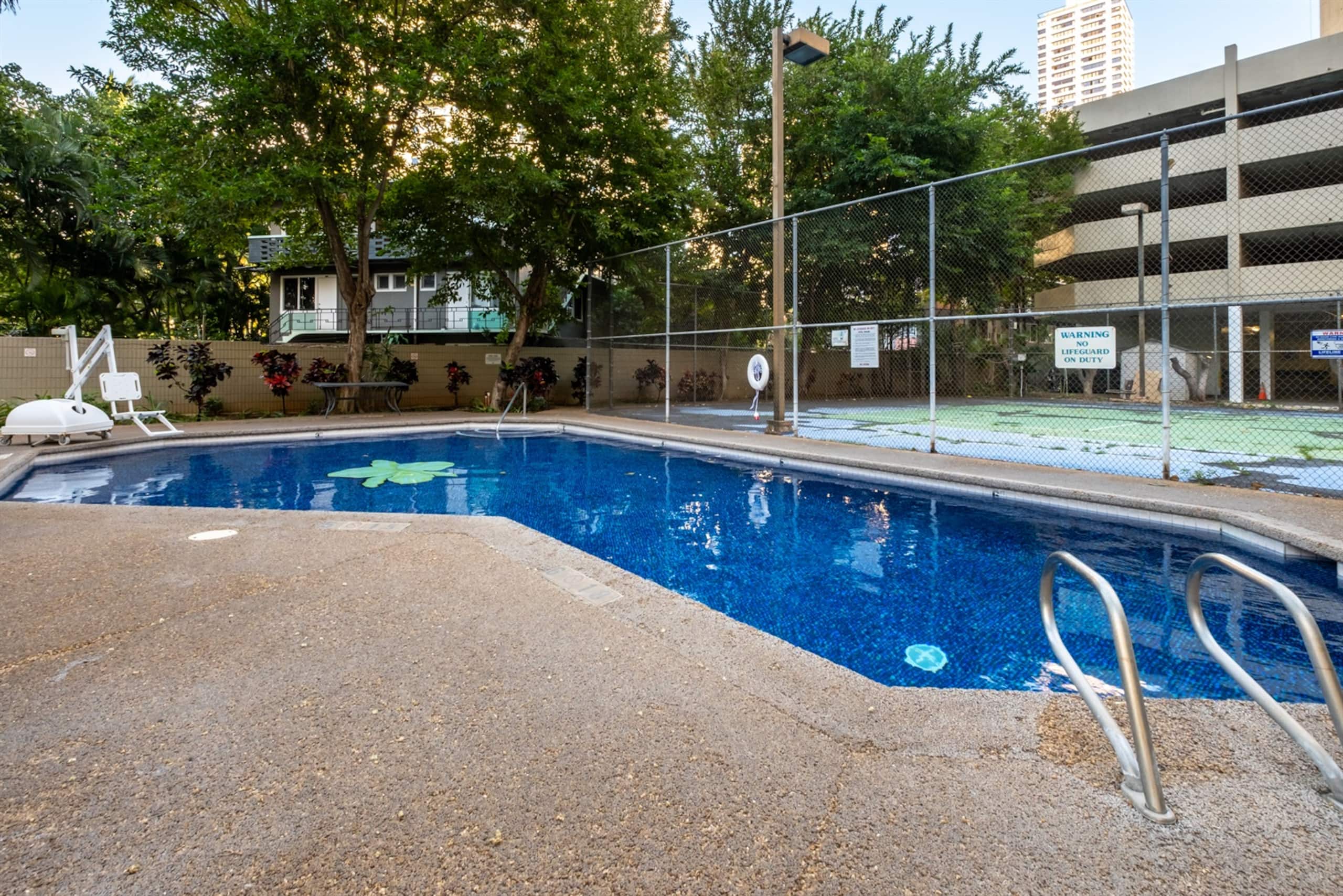 Stunning Waikiki Views • Prime Location + Parking - Image 40