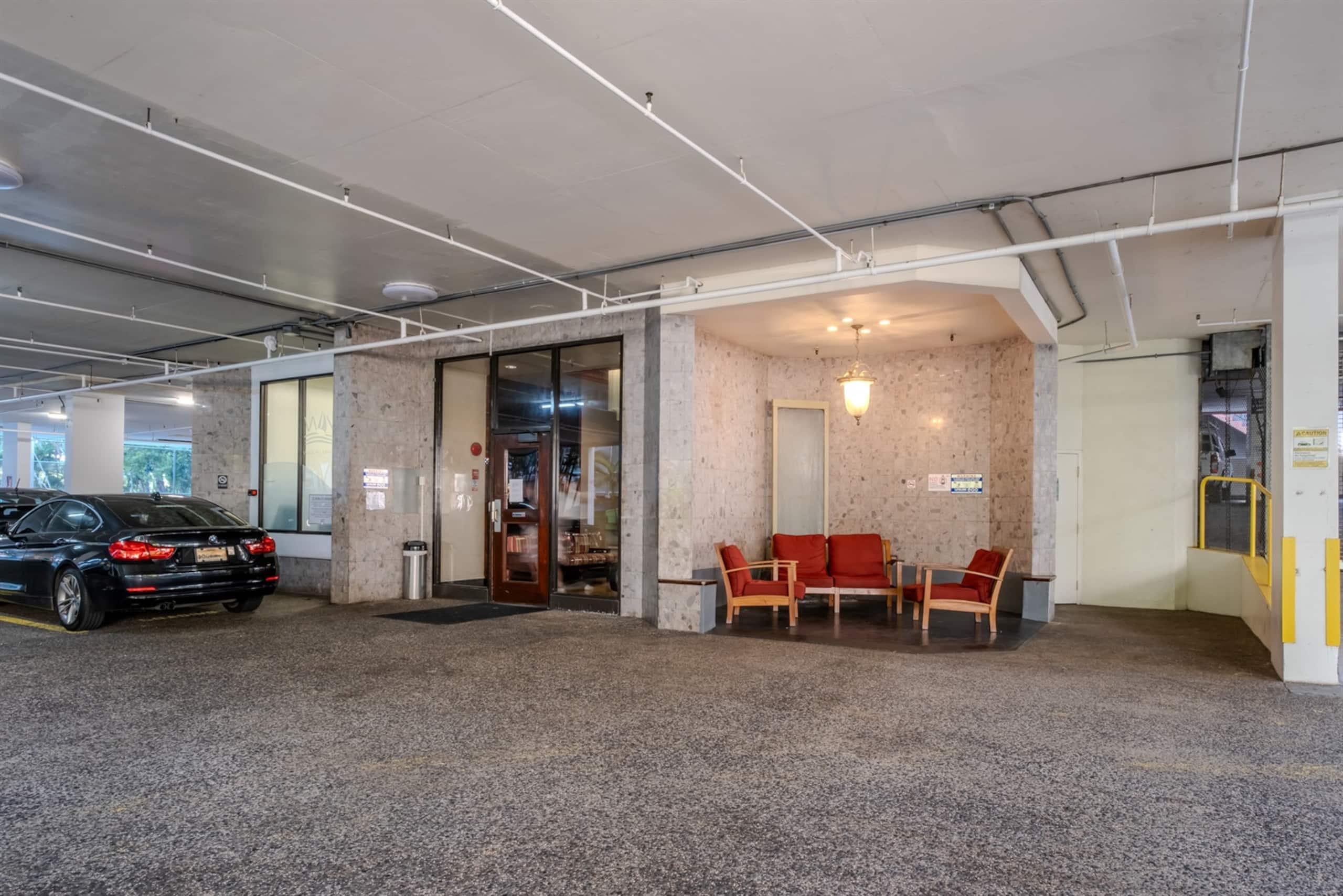 Stunning Waikiki Views • Prime Location + Parking - Image 32