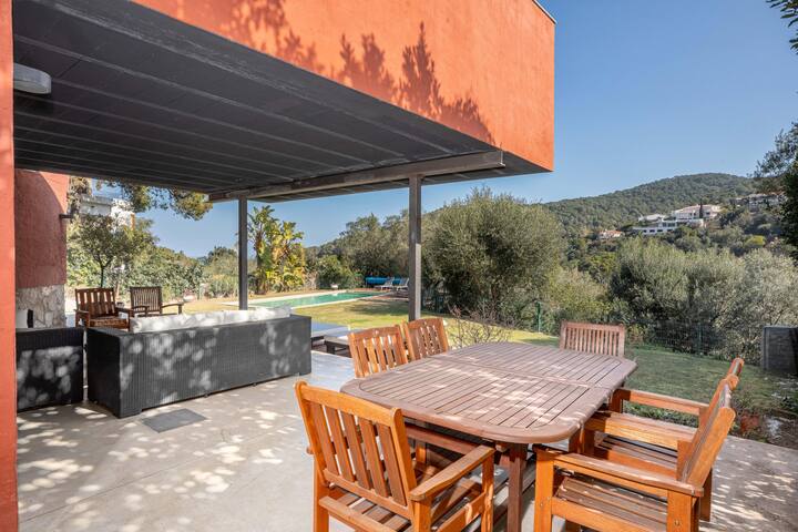 Villa with pool for rent in Sa Riera, Begur gallery image 2