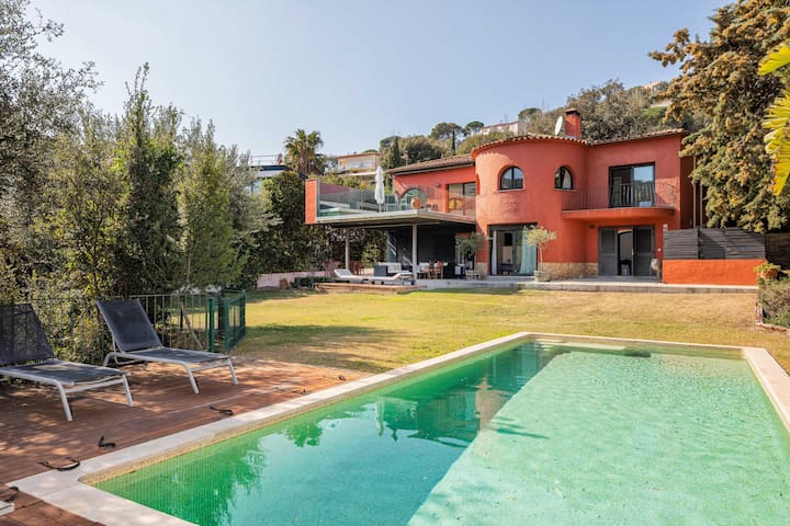 Villa with pool for rent in Sa Riera, Begur