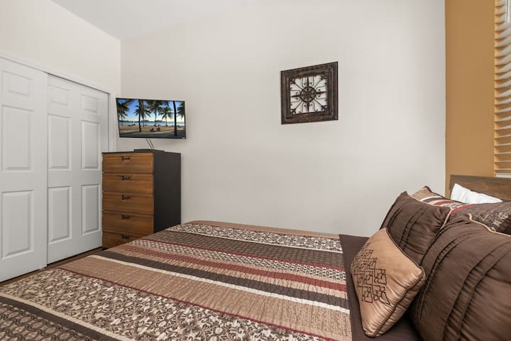 ทีวีเคเบิลในทุกห้องนอน - บ้านของฉันอยู่ไกล