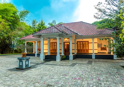 Heritage 3BR Bungalow in Thekkady Plantation