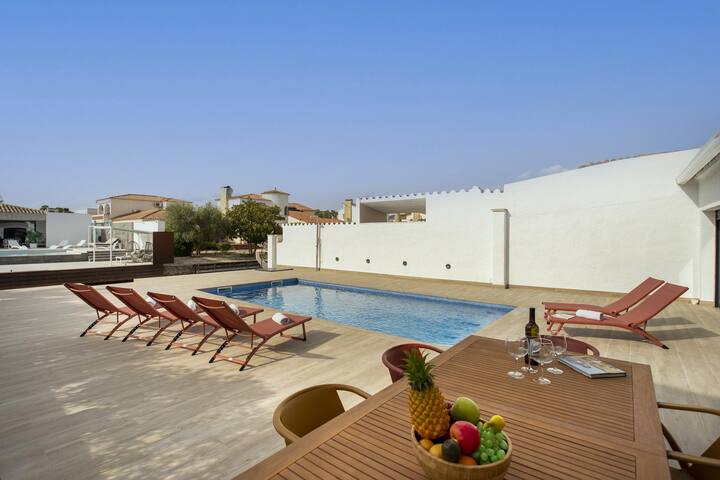 Totally renovated villa on the canal , 3 bedrooms gallery image 4