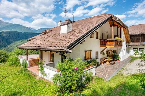 Lindenhof Apt 9
