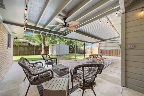 Book Your Stay and Dive into Beachside Fun!