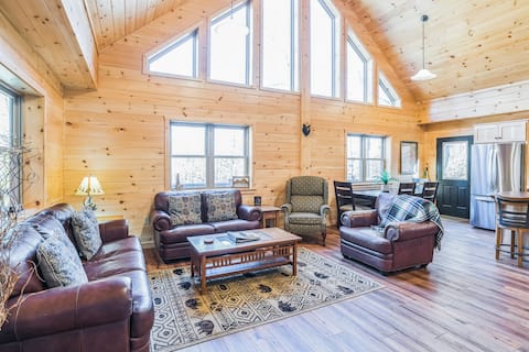 Top Airbnb: Blissful Bear on South Shore Road in Eagle Bay