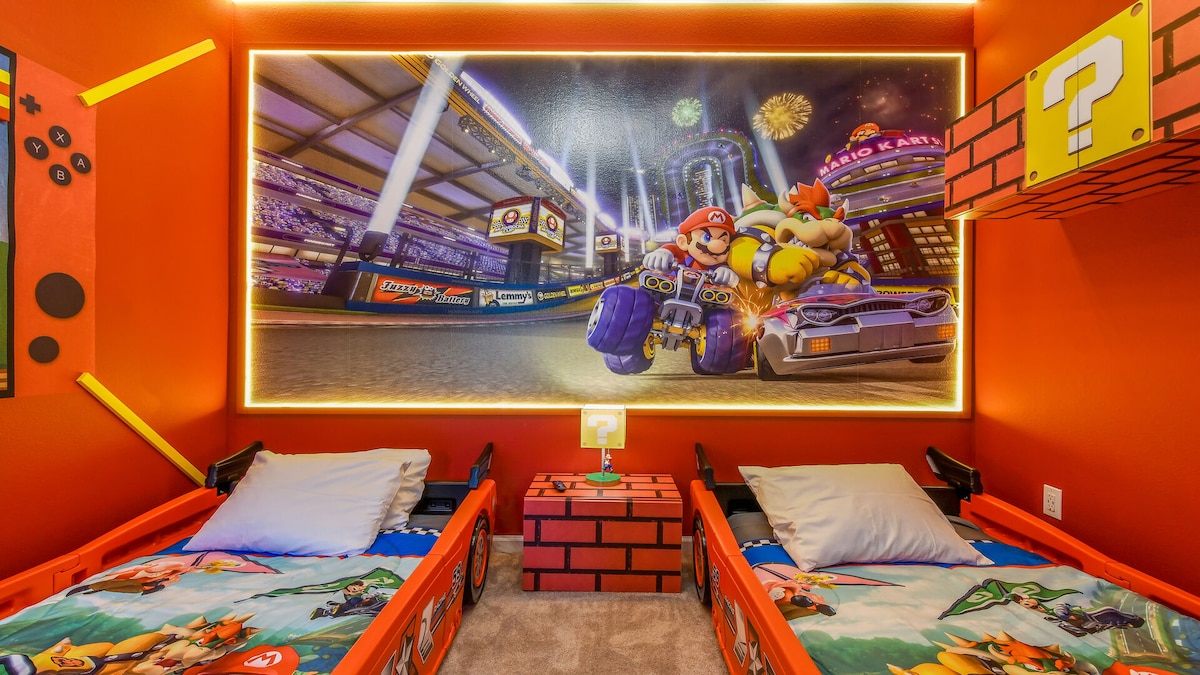 Star Wars Slide Bunk, Mario/Frozen Villa w/ Pool - Houses for Rent