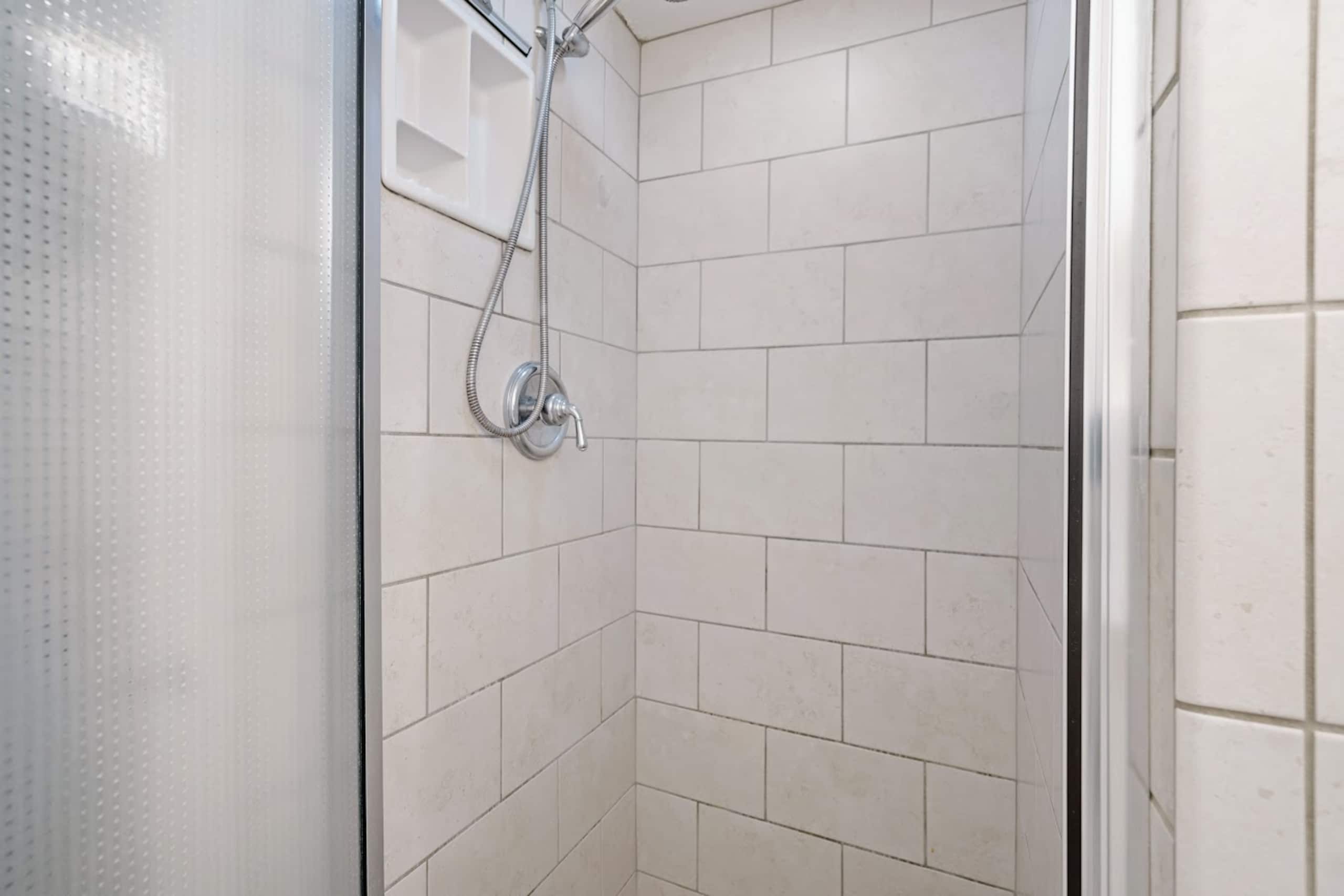 Condo in Kihei · ★4.9 · 1 bedroom · 2 beds · 2 baths - Image 21