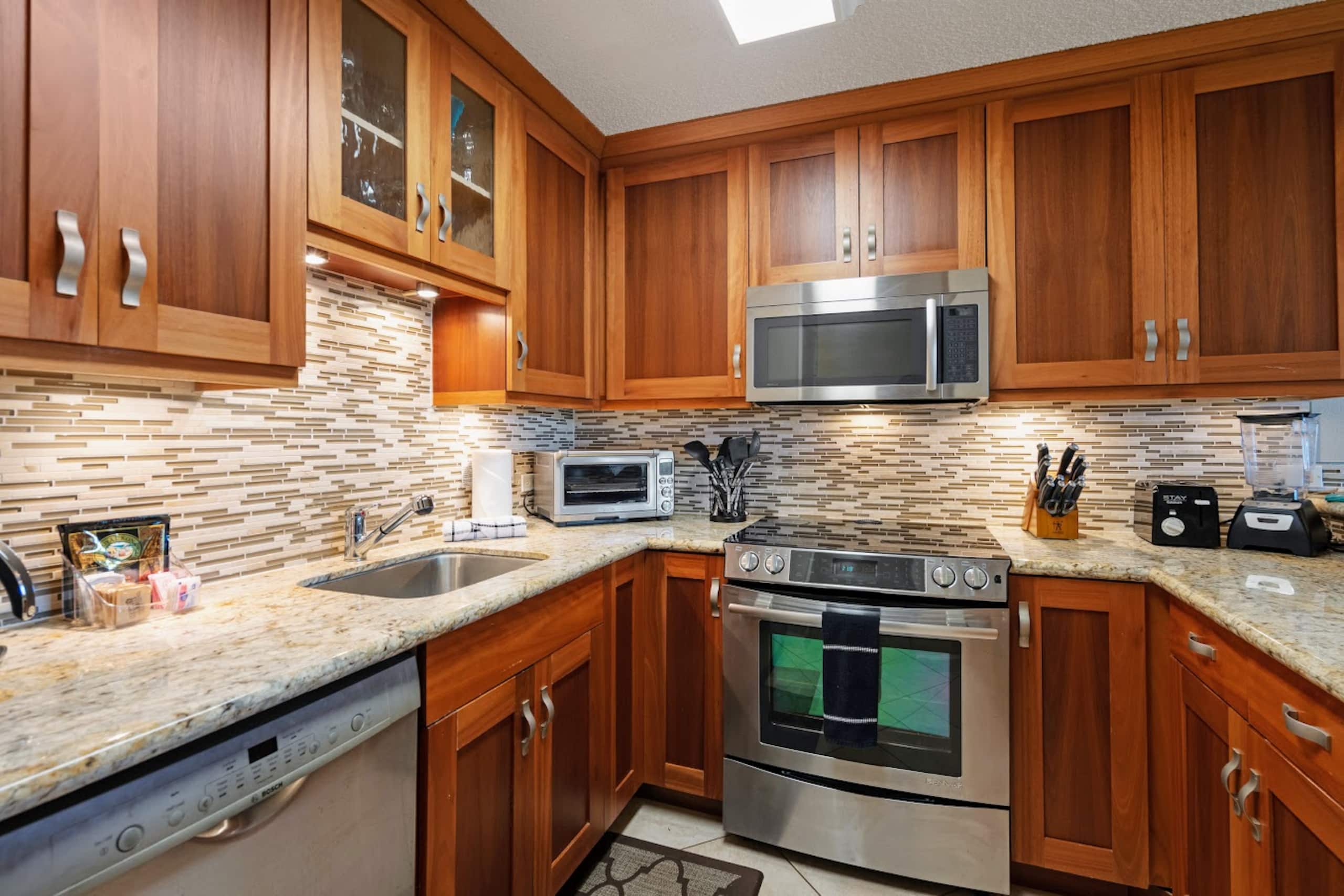 Condo in Kihei · ★4.9 · 1 bedroom · 2 beds · 2 baths - Image 14