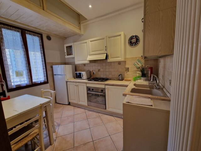 Mezzo 8 gallery image 3