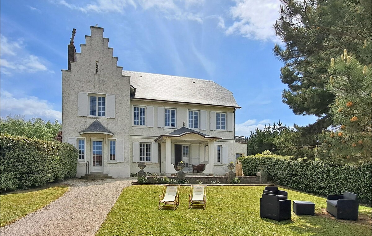 Top Airbnb: Awesome home in Benerville-sur-Mer en Benerville Sur Mer