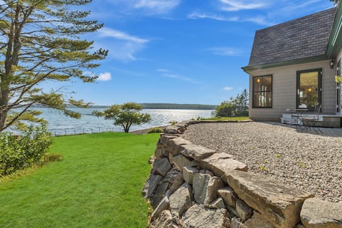Fox Beach House! Oceanfront home, sleeps 10!
