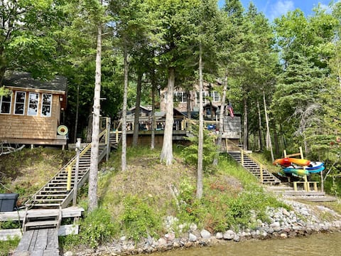 Anchor Lodge : Sun, Sand, & Kayaks