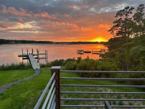 Exquisite 4BR, Boater's Dream, Private Dock!