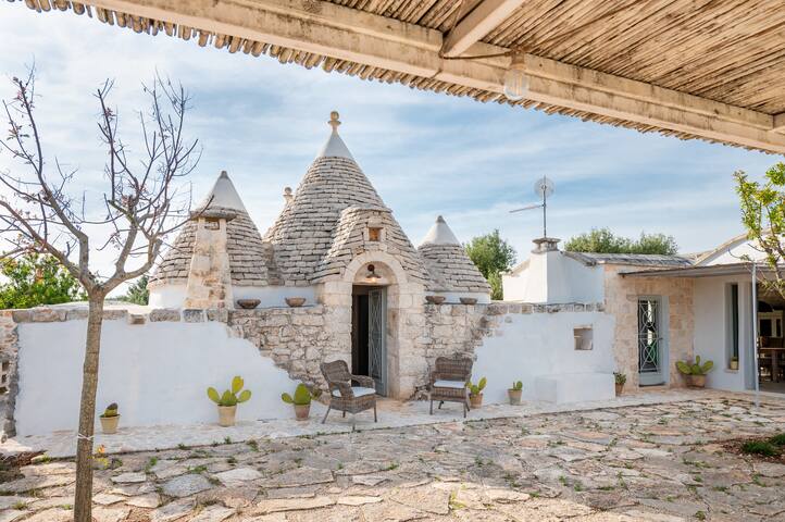 Trullo Nostress with pool gallery image 5