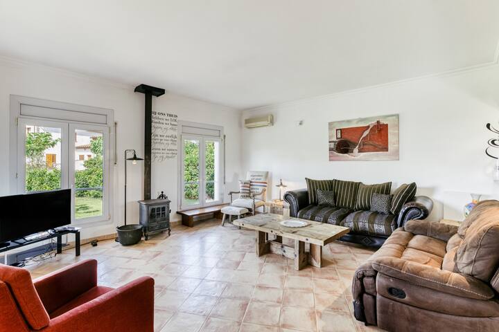 Flores gallery image 4