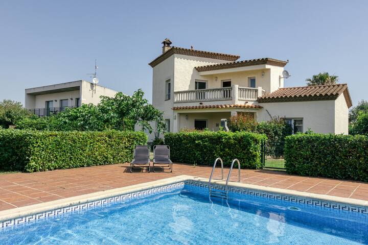 Flores gallery image 2