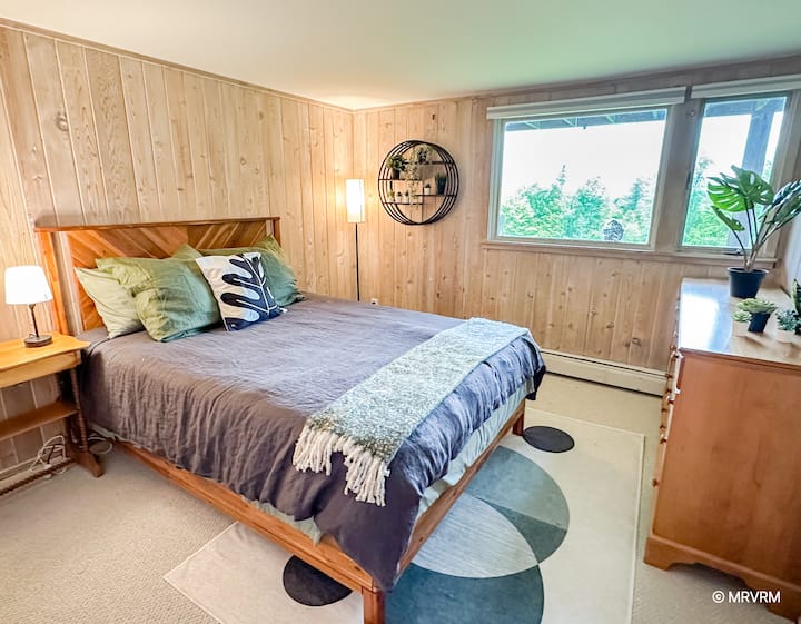 غرفة نوم 3 بمقاس كبير