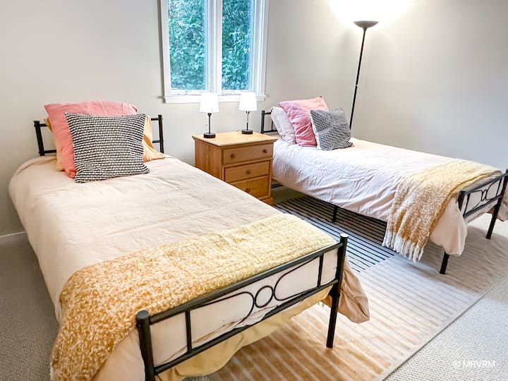 غرفة نوم 5 مع توأمين