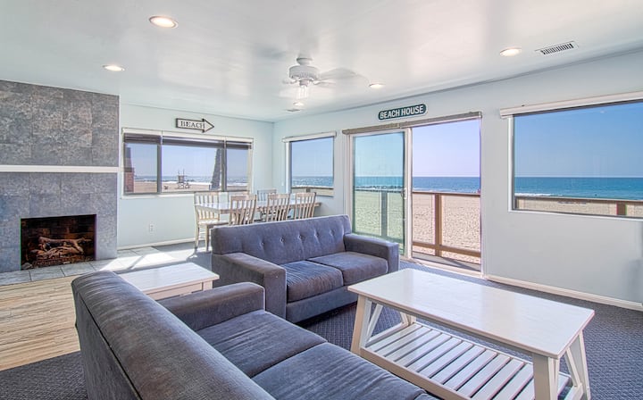 Gorgeous Upper Unit Is One-of-a-kind! - Costa Mesa, CA