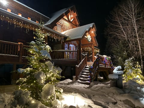 WM Power pool, hot tub, ice rink, 1 mile to skiing