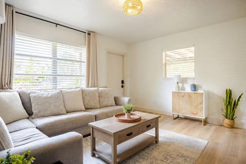Cozy Dog-friendly Bungalow