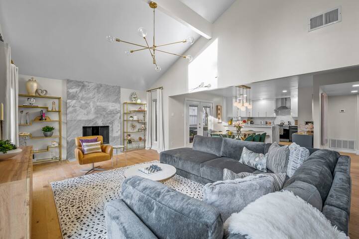 The Jewel-Modern Retreat, Hot Tub, Night Life gallery image 5