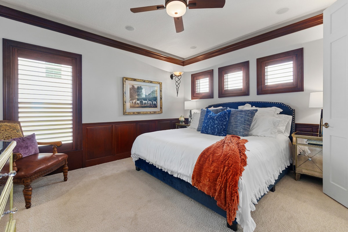 Segundo dormitorio principal con cama tamaño king