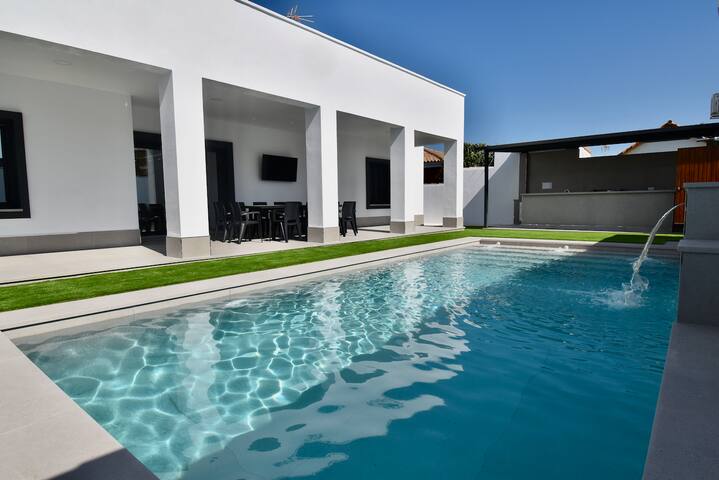 Holiday-Chiclana managed Airbnb listing 3