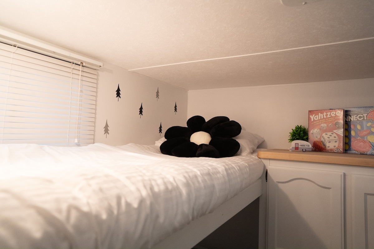 Krevet za jednu osobu u rekreacijskom vozilu Springdale